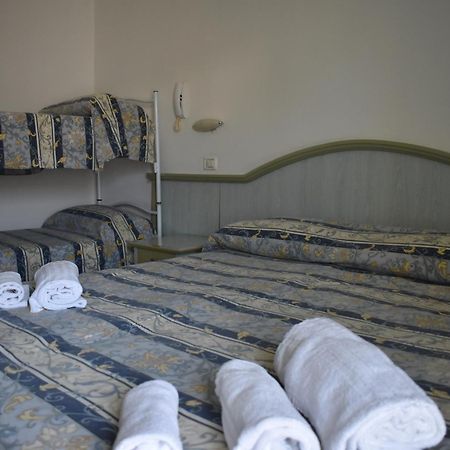 NewHotelGinevra Cattolica Extérieur photo