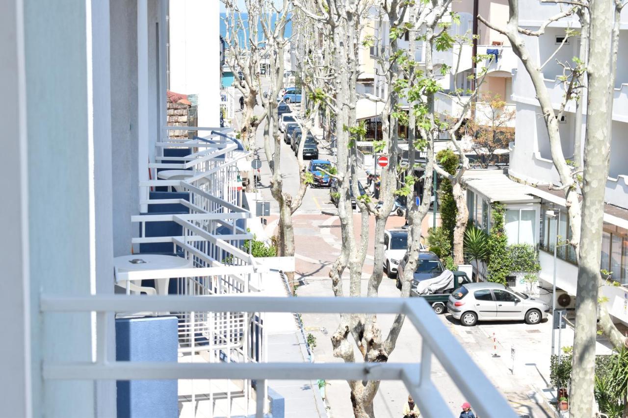 NewHotelGinevra Cattolica Extérieur photo