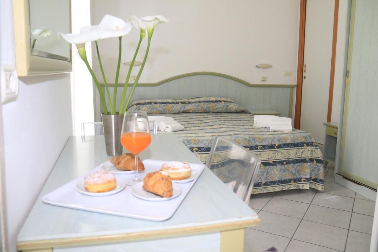 NewHotelGinevra Cattolica Extérieur photo
